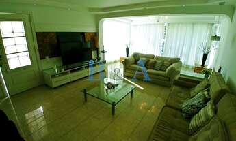 Imagem 2: Sobrado - 201m2 - 4 quartos - 4 suítes - Quintal com churrasqueira - 4 vagas - Jardim Fran