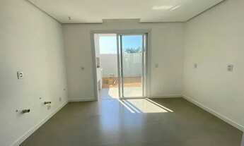 Imagem 2: Sobrado com 2 suítes, na Rua Silvio Luis Barbieri, localização exclusiva e cercado de casa