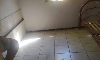 Imagem 3: Alugo baracao 3 cômodos +área de serviço. Não aceito animais