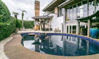 Imagem: Casa com 04 dormitórios, 02 suítes, pátio