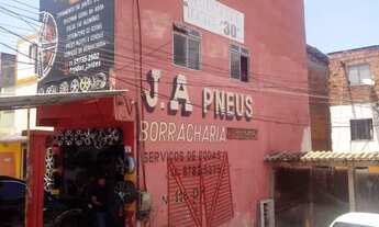 Imagem 6: Vendo esse prédio na Av. Jorge Amado, ao lado da madereira Ipê