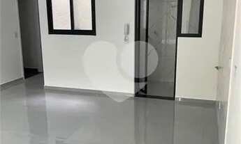 Imagem 4: Sobrado Novo em Condomínio - 2 Suítes/2 Vagas na garagem