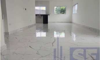 Imagem 3: Sobrado para venda possui 216 metros quadrados com 4 quartos