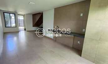 Imagem 2: Casa para aluguel, 3 quartos, 1 suíte, 1 vaga, Alto Umuarama - Uberlândia/MG
