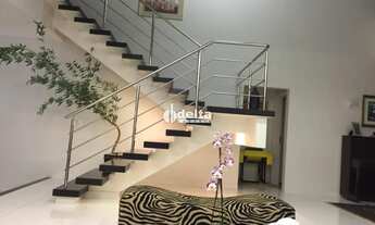 Imagem 2: Casa residencial disponível para locação e venda no bairro Jardim Karaíba em Uberlândia-MG