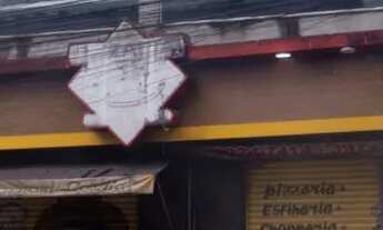 Imagem 2: 2 salões comerciais e 8 casas