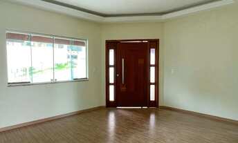 Imagem 4: Uma casa com vista para a mata, privacidade e conforto para venda ou locação