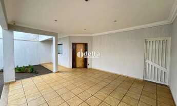 Imagem 4: Casa residencial com 3 quartos sendo 1 suíte disponível para venda e locação no Bairro Vig