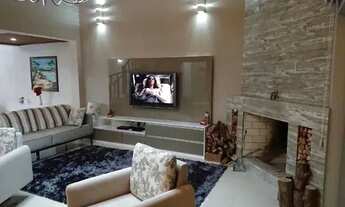 Imagem 5: Casa em Porto Alegre, no bairro Espirito Santo, com 4 dormitório(s), e 4 banheiros, à vend