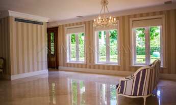 Imagem 7: Mansão na principal Avenida de de Jurerê!