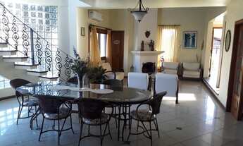 Imagem 3: Casa para venda possui 480 metros quadrados com 5 quartos Próximo a Praia dos Ingleses - F