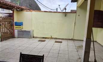 Imagem 2: Casa para venda possui 100 metros quadrados com 2 quartos em Jardim Tropical