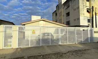 Imagem 2: Casa térrea com 3 quartos, terraço, gradeada, a poucos metros da avenida principal, por R