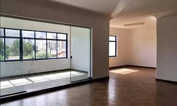 Imagem 2: Sobrado para aluguel possui 366 metros quadrados com 6 quartos