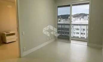 Imagem 3: Apartamento semimobiliado no bairro centro, com 1 dormitório e 1 vaga - Florianópolis - SC