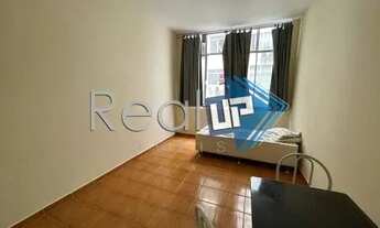 Imagem 3: Conjugadão na quadra da Praia Posto 5