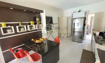 Imagem 2: Casa em condomínio - Urbanova - 235m² - 4 Dormitórios - 4 vagas