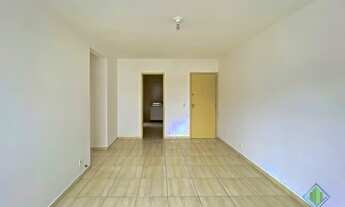 Imagem 3: Apartamento para venda possui 58 metros quadrados com 2 quartos em Carvoeira - Florianópol