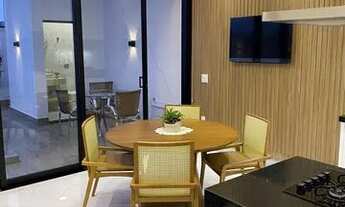 Imagem 2: Casa de condomínio para venda tem 205 metros quadrados com 3 quartos