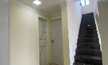 Imagem 6: Sobrado triplex para venda tem 185 m2 com 4 quartos em Cidade Industrial - Curitiba - PR