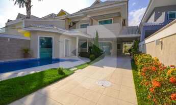 Imagem 2: Casa triplex 4 suites, wc social, lavabo, sotão, espaço gourmet, 2 vagas