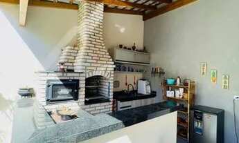 Imagem 6: A casa no vilagio Imperial possui 90 metros quadrados com 2 quartos, sento 1 suite, área g