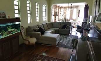 Imagem: SOBRADO COM FINO ACABAMENTO NO MELHOR DA