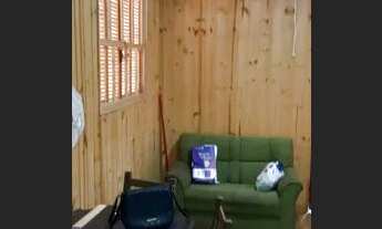 Imagem 2: Casa madeira Casa com 1 dormitório