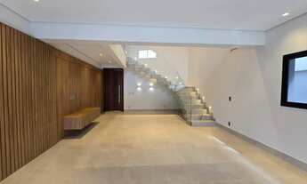 Imagem 2: Belíssimo Sobrado em Condomínio Rico em Armários Planejados - Alphaville II