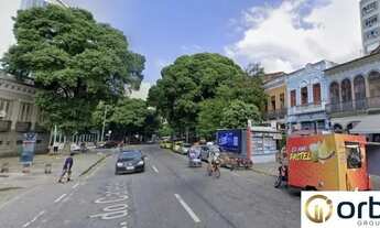 Imagem 2: Leilão de Apartamento de 2 Quartos no Catete, Rio de Janeiro - 76,00m² de Área! Aproveite