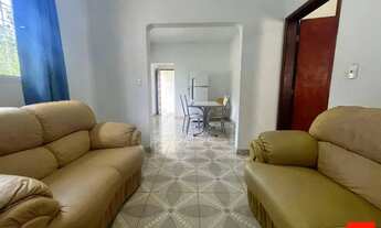 Imagem: Casa à venda com 2 quartos e 3 vagas na