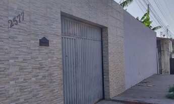 Imagem: VENDO CASA COM TERRENO GRANDE TIPO SÍTIO