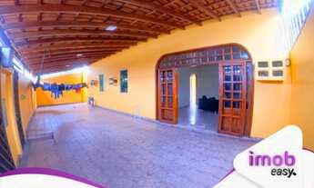 Imagem: Casa em via pública com 4 quartos (sendo