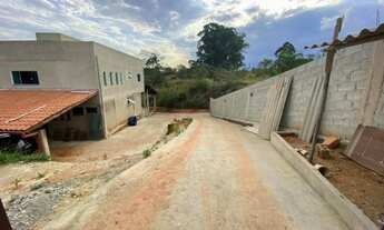 Imagem 2: Casa com 5 quartos sendo 3 suítes, terreno grande, local muito tranquilo