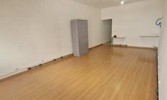Imagem: Sala comercial, com 40 m2, banheiro, piso