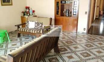 Imagem: Sobrado para venda tem 302 metros quadrados