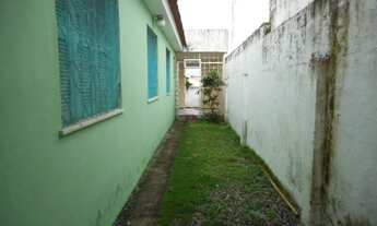 Imagem 3: Ampla casa com 120m², extremamente espaçosa, com 4 quartos sendo 1 suíte, DCE, possui um b