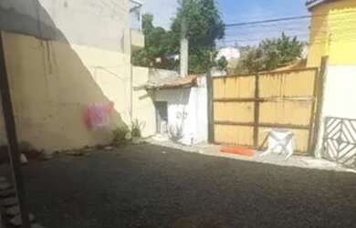 Imagem 3: Casa com 2/4 e garagem