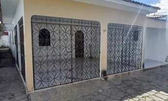 Imagem: FS - Casa tem 130 metros quadrados com 3