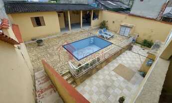 Imagem: Casa c 04 Quartos - Piscina e quintal