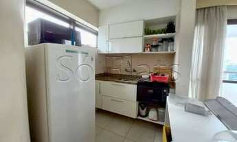 Imagem 3: Flat todo mobiliado recém reformado andar alto com bela vista da sacada disponível para lo