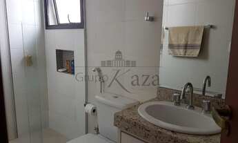 Imagem 7: Casa de condomínio para venda tem 220 metros quadrados com 4 quartos