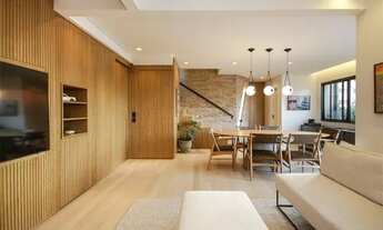 Imagem 2: Luxuosa cobertura reformada de 242m² com 3 suítes, ampla sala, cozinha moderna e varanda c