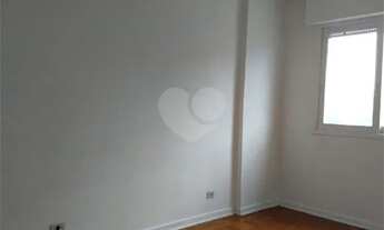 Imagem 5: Apartamento com 2 Quartos e 2 banheiros à Venda, 91 m² por R$ 700.000