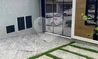 Imagem 2: Sobrado Novo em Condomínio - 2 Suítes/2 Vagas na garagem