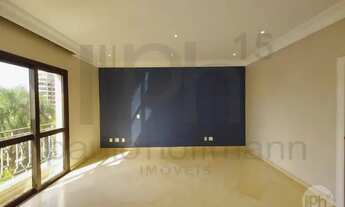 Imagem 6: Prédio imponente próximo ao Parque Ibirapuera