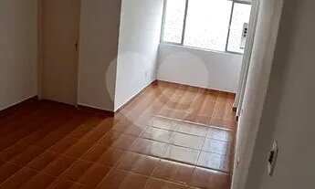 Imagem 3: Quarto e sala amplo Ponta da Praia Santos