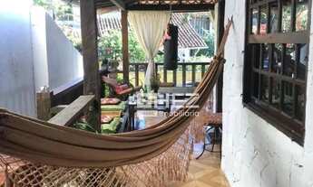 Imagem: Casa com 8 dormitórios à venda, 220 m²