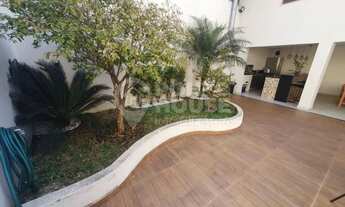 Imagem 5: Casa à venda ou locação no bairro Saúde, 4 dormitórios e 3 vagas; reformada