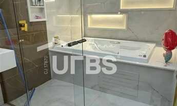 Imagem 7: Casa térrea à venda na Primeira Etapa, 4 quartos, 3 suítes, 4 vagas, fundo para mata